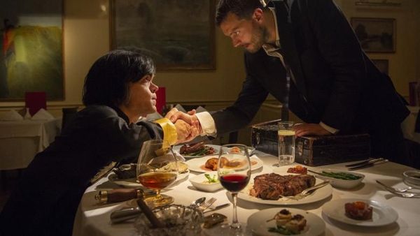 Begini Potret Jamie Dornan, si Tampan Mr. Grey yang Hobi Ngopi