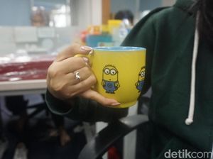 Membaca Kepribadian dari Cara Memegang Cangkir, Kamu yang Mana?