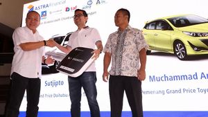 Penyerahan Hadiah Astra Financial