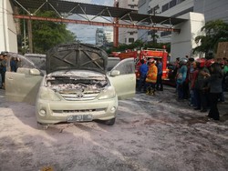 Mobil Terbakar di Makassar, Sempat Terdengar Ledakan