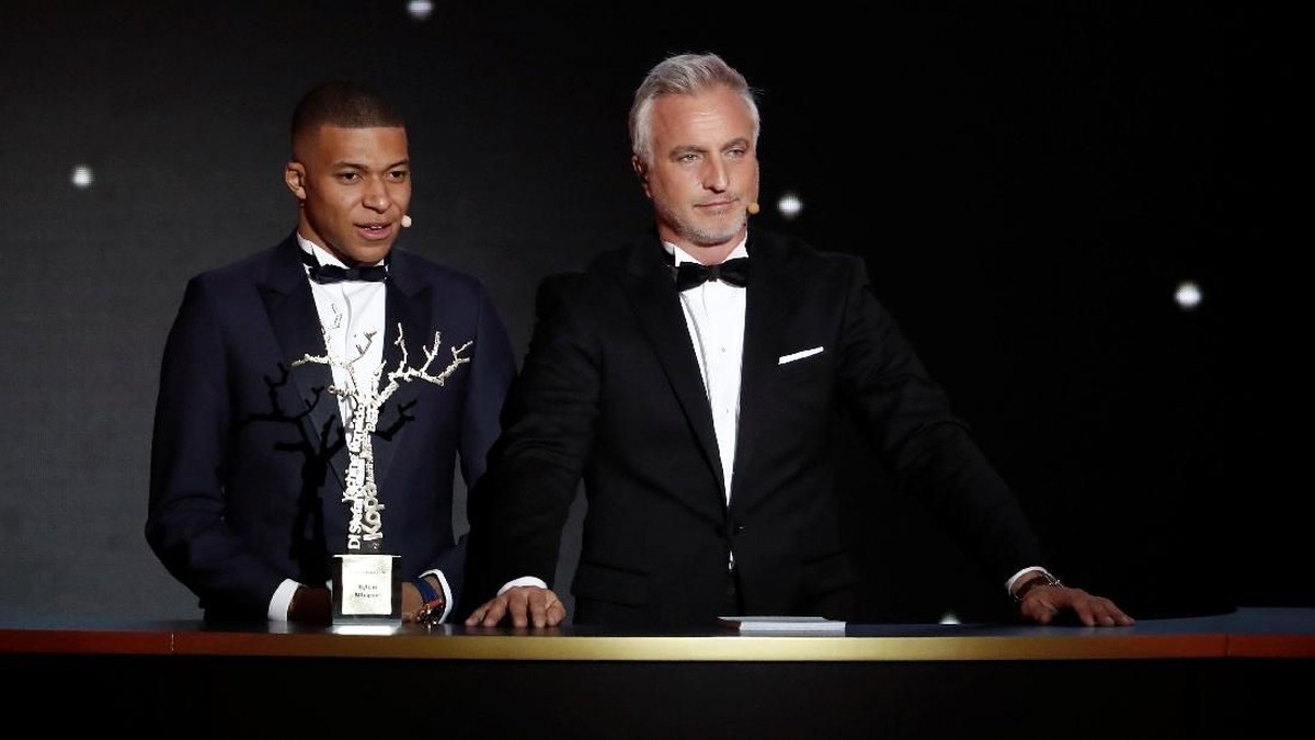Kylian Mbappe saat menerima Kopa Tropy 2018. (Foto: Benoit Tessier/Reuters)