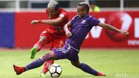 Gol ini menambah semangat skuat Kalteng. Permainan mereka semakin tertata. Persita terlihat lebih sering menekan, tapi serangan mereka kurang beraturan.