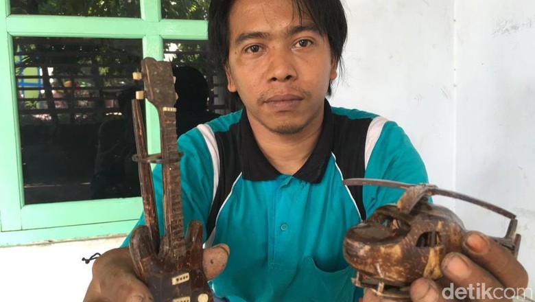 Berkah Pemuda Mojokerto yang Sulap Limbah Batok Kelapa Jadi Kerajinan
