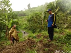 Butuh Alat Berat Segera, Longsor Tutup Akses Jalan di Ciamis