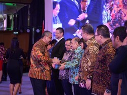 Mendes Luncurkan Buku Tentang Model Bangun Desa