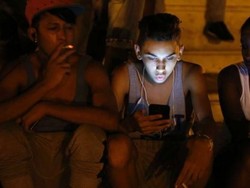 Kuba Luncurkan Akses Internet Ponsel Untuk Warganya