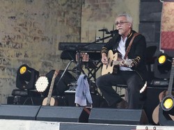 Jokowi Gaji Pengangguran, Iwan Fals: Wah, Alhamdulillah