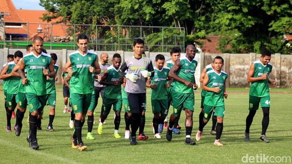Persebaya Jalani Sesi Latihan Jelang Lawan PSIS Semarang
