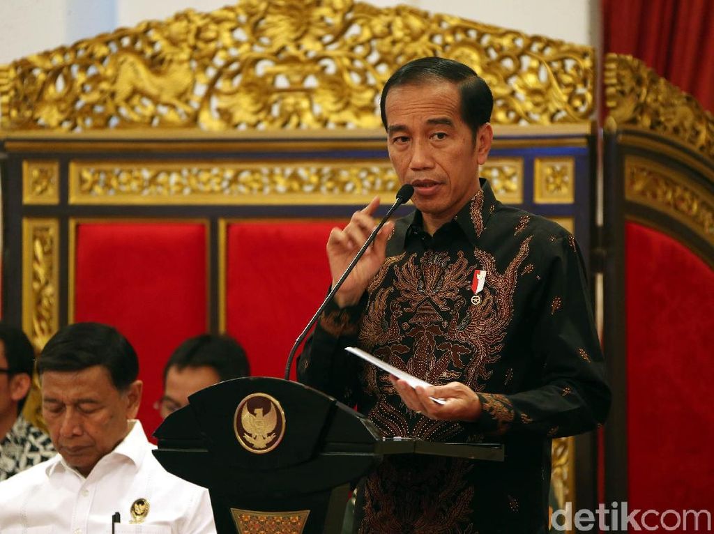 Jokowi Kumpulkan Menteri Bahas Masalah Pertanahan Jokowi Kumpulkan Menteri Bahas Masalah Pertanahan