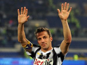 Del Piero Menderita Batu Ginjal?