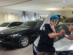 Ingin Beda, Begini Interior BMW i8 Youtuber Atta Halilintar