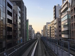 Serunya Menjajal Kereta Layang Tanpa Awak Buatan Jepang