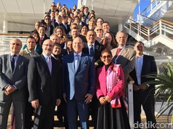 Luhut Minta Setop Penenggelaman Kapal, Susi: Maksudnya Apa?