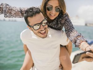 Mau Kacamata Lebih Tahan Lama? Ini Trik Merawatnya