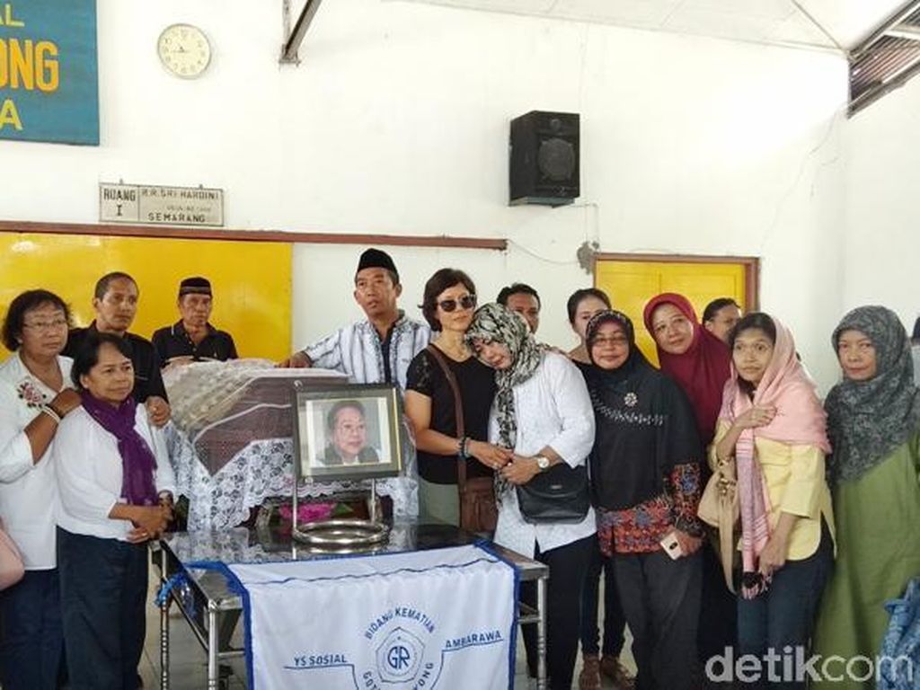 Nh Dini Meninggal Dunia, Daus Mini Resmi Nikah Lagi Nh Dini Meninggal Dunia, Daus Mini Resmi Nikah Lagi