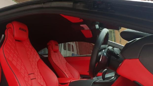 Interior BMW i8 Atta Halilintar