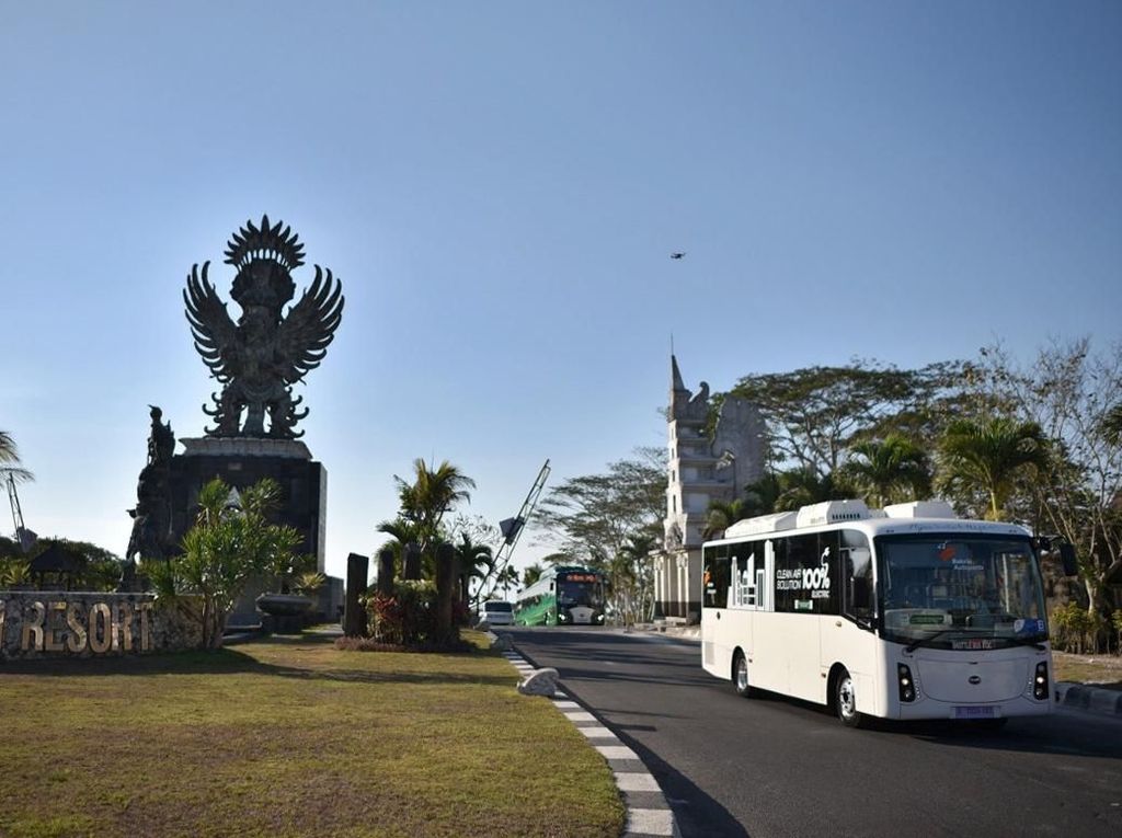 Perusahaan Bus Listrik Bakrie Siap IPO, Minat Beli Sahamnya?