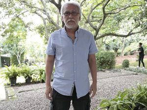 Iwan Fals Sindir Banyaknya Sarjana Baru yang Nganggur karena Gengsi Iwan Fals Sindir Banyaknya Sarjana Baru yang Nganggur karena Gengsi