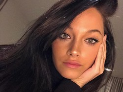 Oriana Sabatini merupakan kekasih Paulo Dybala. Oriana juga berasal dari Argentina dan berkarier sebagai penyanyi. Foto: instagram