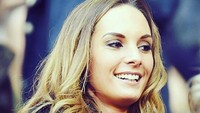 Kepulangan Leonardo Bonucci ke Juventus membuat Medhi Benatia kehilangan tempat di lini belakang. Tapi setidaknya dia masih punya tempat di hati Cecile Benatia. Foto: instagram
