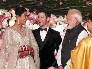 Bahagianya Priyanka Chopra dan Nick Jonas Pernikahannya Dihadiri PM India Bahagianya Priyanka Chopra dan Nick Jonas Pernikahannya Dihadiri PM India