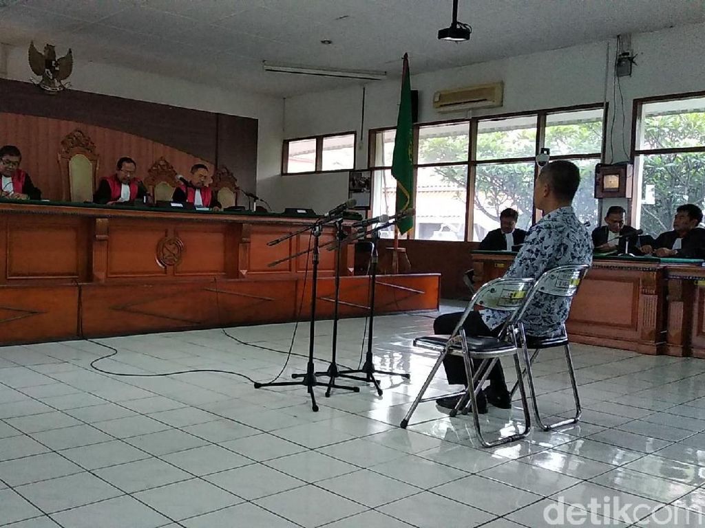 Ini Barang dan Uang yang Diterima Wahid Husen dari 3 Napi Tipikor Ini Barang dan Uang yang Diterima Wahid Husen dari 3 Napi Tipikor