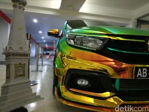 Honda Mobilio Bunglon Emas Ini Dilihat Boleh, Disentuh Jangan