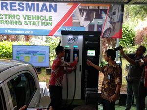 Asyik! Tempat Ngecas Kendaraan Listrik di Jakarta Makin Banyak