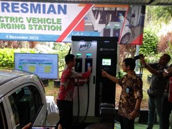 Asyik! Tempat Ngecas Kendaraan Listrik di Jakarta Makin Banyak