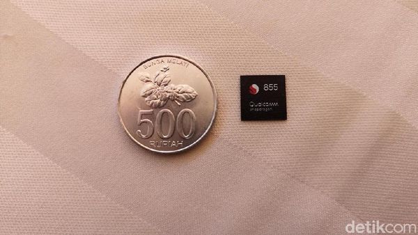 Penampakan Snapdragon 855 yang Lebih Kecil dari Koin Rp 500