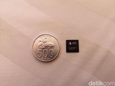 Penampakan Snapdragon 855 yang Lebih Kecil dari Koin Rp 500