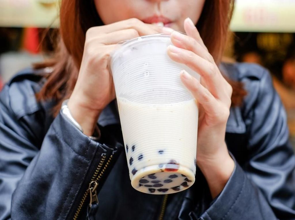 Fakta Pahit Tentang Bubble Tea yang Jadi Minuman Populer Tahun Ini Fakta Pahit Tentang Bubble Tea yang Jadi Minuman Populer Tahun Ini