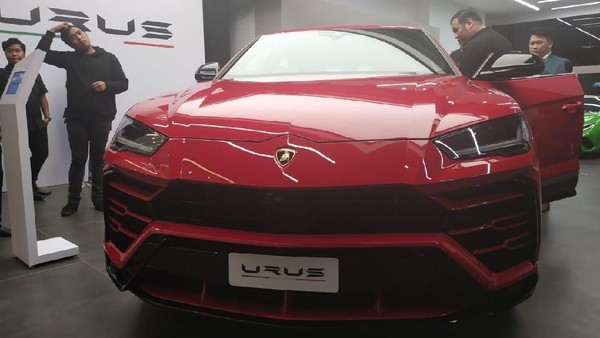 Lamborghini Urus Foto: Ridwan Arifin Lamborghini Urus Foto: Ridwan Arifin