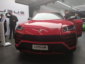 Mau Beli Lamborghini Urus? Ini Angka Konsumsi BBM-nya