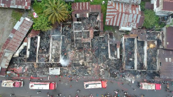 Ngerinya Pasar Simpang Tabing Padang Ludes Terbakar