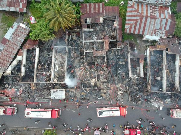 Ngerinya Pasar Simpang Tabing Padang Ludes Terbakar