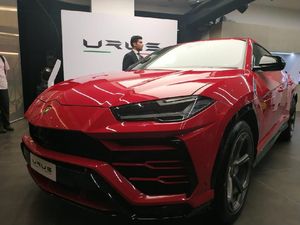 Otak Eror, Lamborghini Urus Seharga Rp 8,5 Miliar Salah Mengeja Otak Eror, Lamborghini Urus Seharga Rp 8,5 Miliar Salah Mengeja