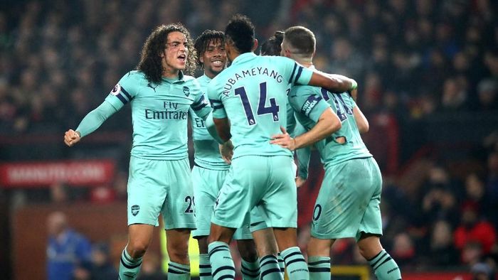 Arsenal tampil ganas di babak kedua (Clive Brunskill/Getty Images) Arsenal tampil ganas di babak kedua (Clive Brunskill/Getty Images)