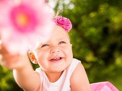 25 Nama Bayi Perempuan dengan Arti Cinta