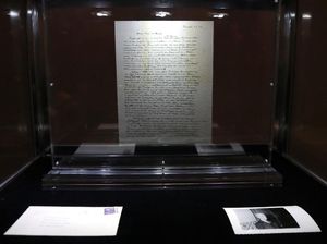 Ini Surat Tuhan Albert Einstein yang Terjual Rp 41 Miliar Ini Surat Tuhan Albert Einstein yang Terjual Rp 41 Miliar