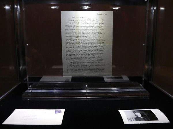 Ini Surat Tuhan Albert Einstein yang Terjual Rp 41 Miliar