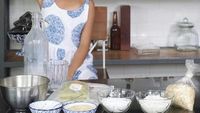 Perankan Ara  Keluarga Cemara Begini Lucunya Widuri Saat Bikin Kue