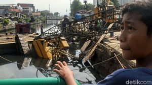 Begini Kondisi Crane yang Jatuh di Kemayoran
