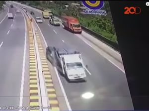 Soal Kecelakaan Nh Dini, Kok Truk Jalan di Jalur Kanan?