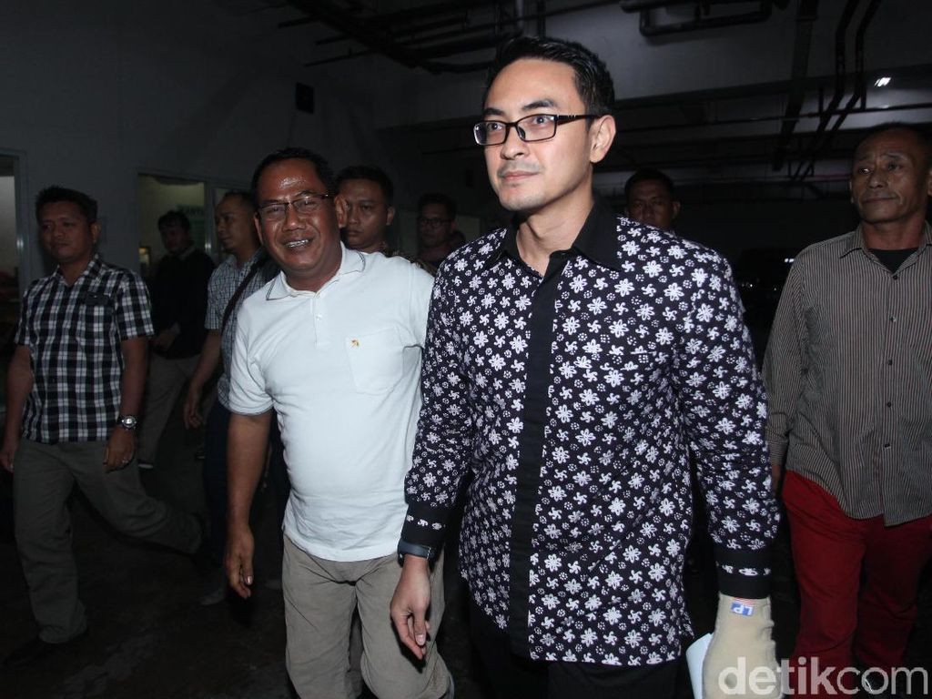 Setelah Vonis 6 Tahun Penjara Zumi Zola, KPK Kejar Aliran Duit DPRD Setelah Vonis 6 Tahun Penjara Zumi Zola, KPK Kejar Aliran Duit DPRD
