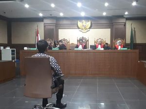 Hak Politik Zumi Zola Juga Dicabut 5 Tahun Hak Politik Zumi Zola Juga Dicabut 5 Tahun