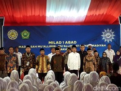 Jokowi Hadiri Milad 1 Abad Muallimin-Muallimat di Yogyakarta