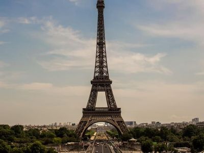 Potret Bagian Menara Eiffel yang Dijual Hampir Rp 1 M