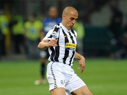 Cannavaro diboyong Juventus dari Inter pada 2004. Sempat ke Real Madrid pada 2006, ia kembali ke Bianconeri pada 2009 dan main selama semusim lagi di Turin. (Foto: Getty Images)
