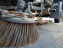 Jakarta Punya 88 Truk Penyapu Jalan